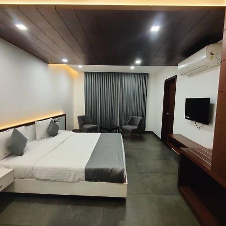 Brahma The Hotel Салтэн-Батери Экстерьер фото